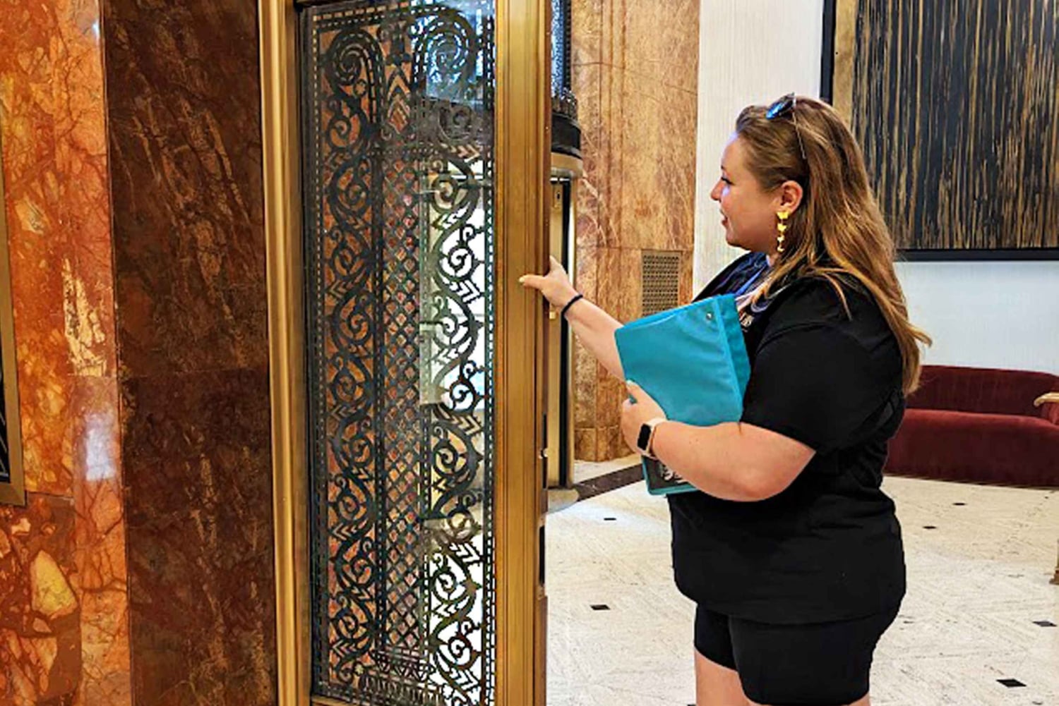 Tour a piedi di Chicago: ammira i capolavori dell'Art Déco all'interno