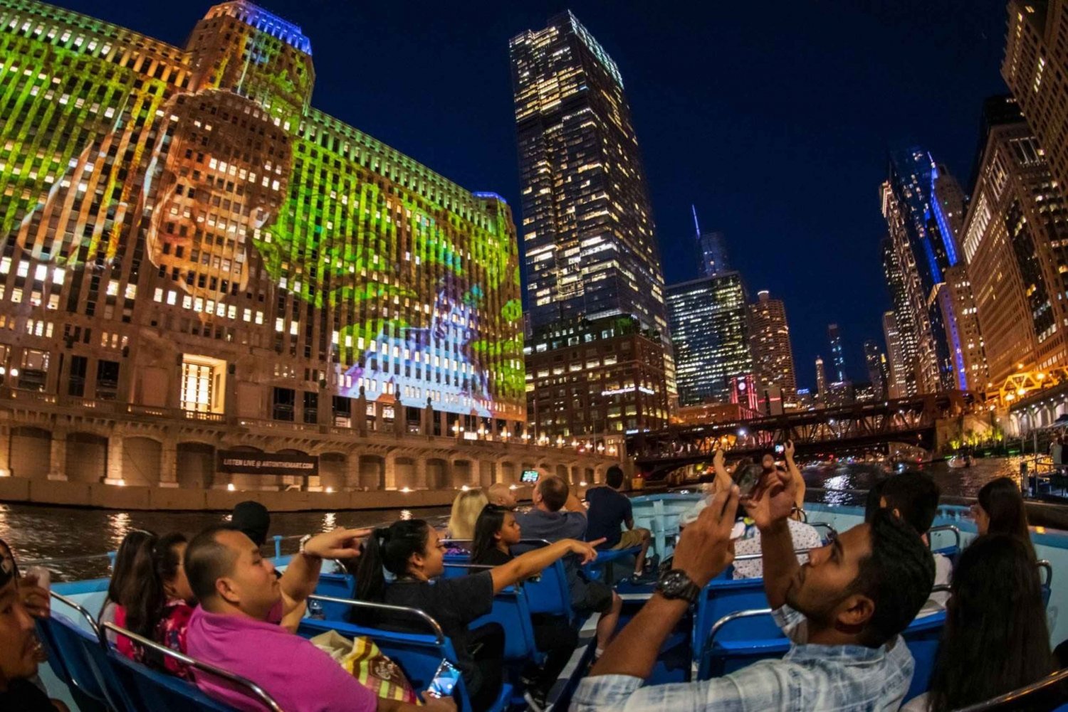 Chicago: Crucero nocturno espeluznante por el río Chicago