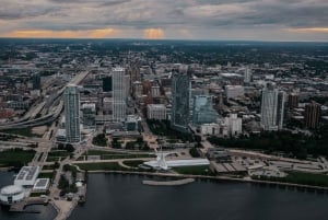 Milwaukee: Helicopter Rides Over Downtown & Lakefront
