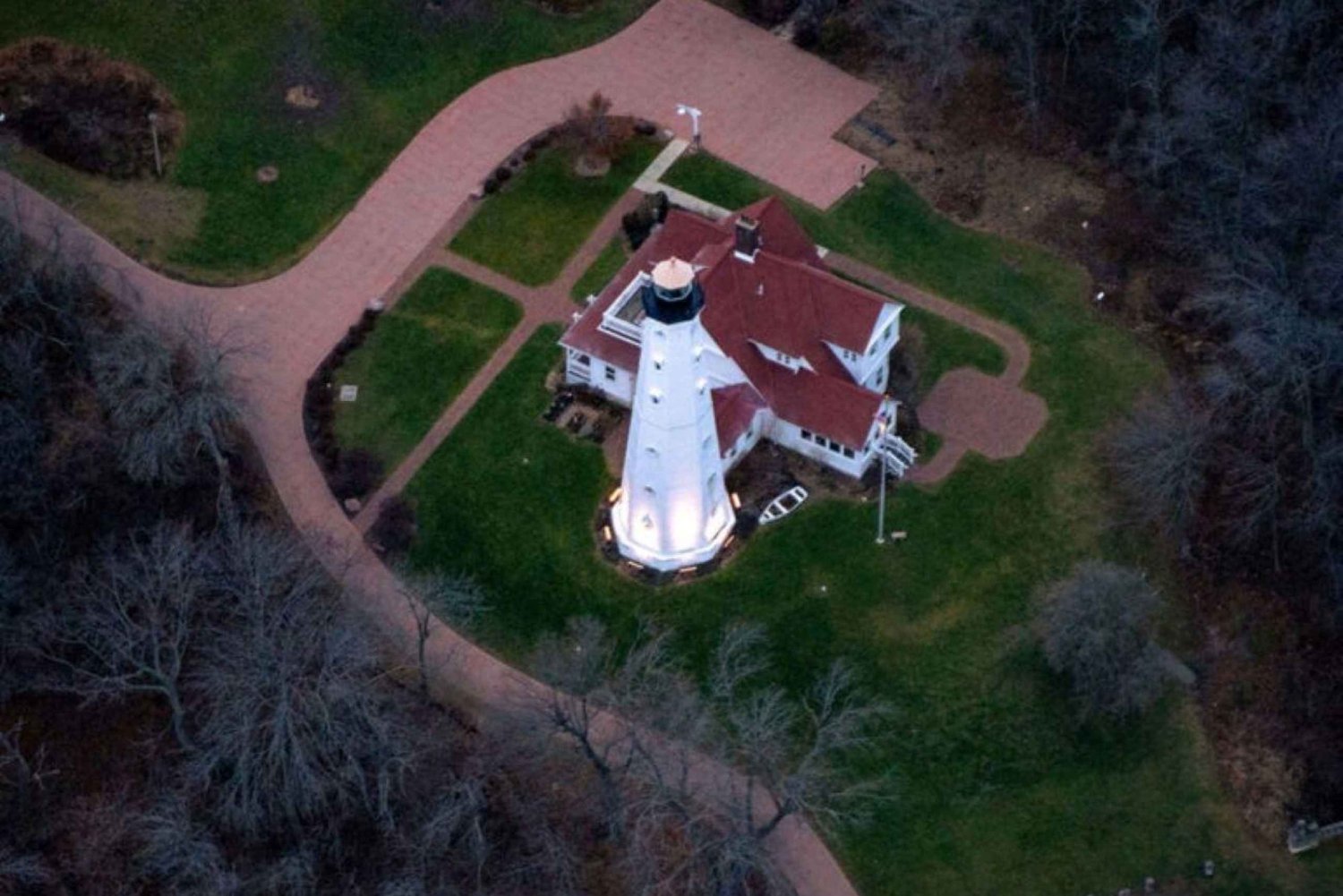 Milwaukee: Helicopter Rides Over Downtown & Lakefront