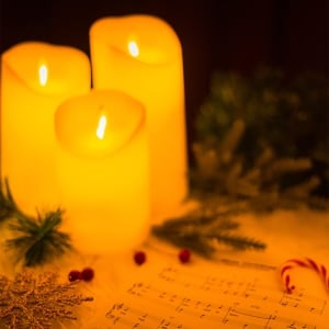 Candlelight: Holiday Carols on Strings