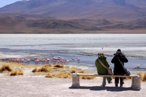 2-päiväinen yksityinen edestakainen matka Chilestä Uyunin suolatasangoille.