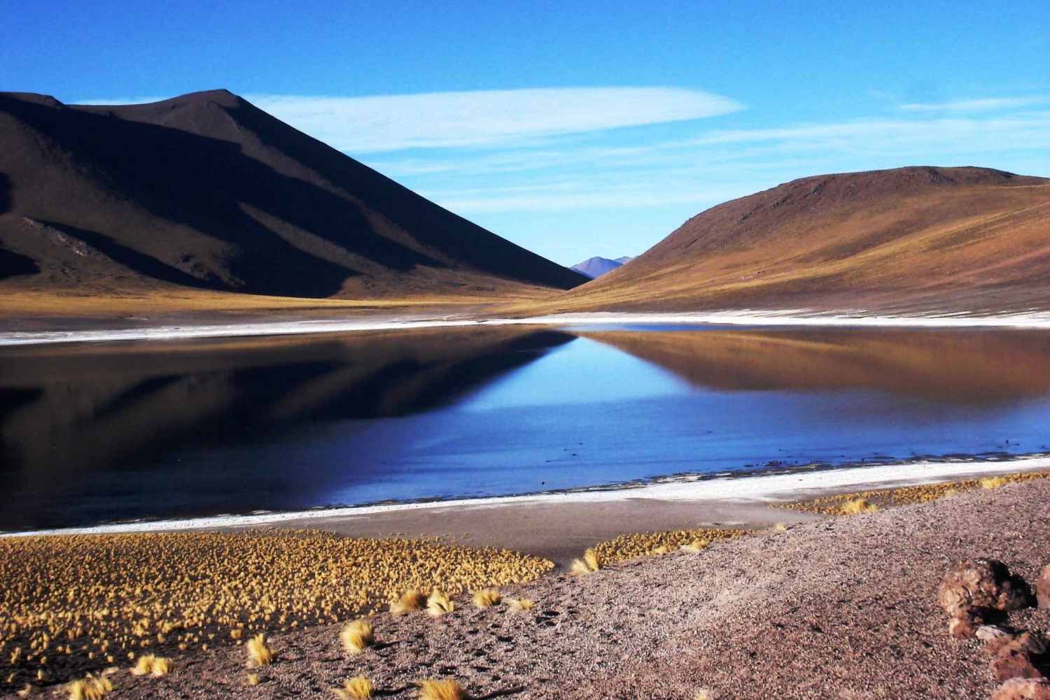 Altiplanic laguunit ja punaiset kivet San Pedro de Atacamasta