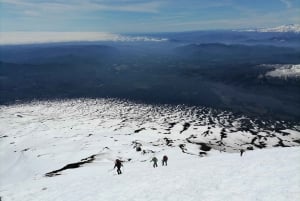 Uppstigning till vulkanen Llaima, 3 125 m.ö.h., från Pucón