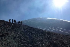 ASCENT TO THE ACTIVE VOLCANO LASCAR OF 5592masl