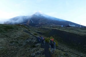 Uppstigning till vulkanen Villarrica 2 847 m.ö.h., från Pucón