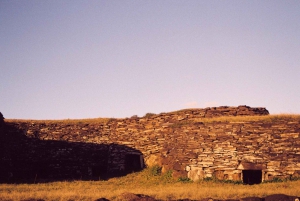 Culto al Hombre Pájaro y Cuevas