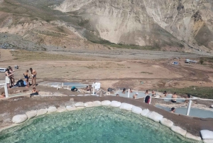 ♨️Colina Valley Hot Springs: Andean Getaway