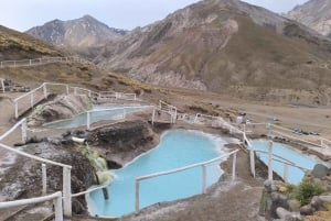 ♨️Colina Valley Hot Springs: Andean Getaway