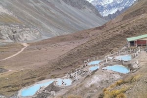 ♨️Colina Valley Hot Springs: Andean Getaway
