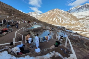 ♨️Colina Valley Hot Springs: Andean Getaway