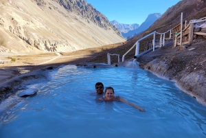 ♨️Colina Valley Hot Springs: Andean Getaway