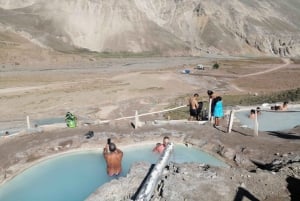 ♨️Colina Valley Hot Springs: Andean Getaway