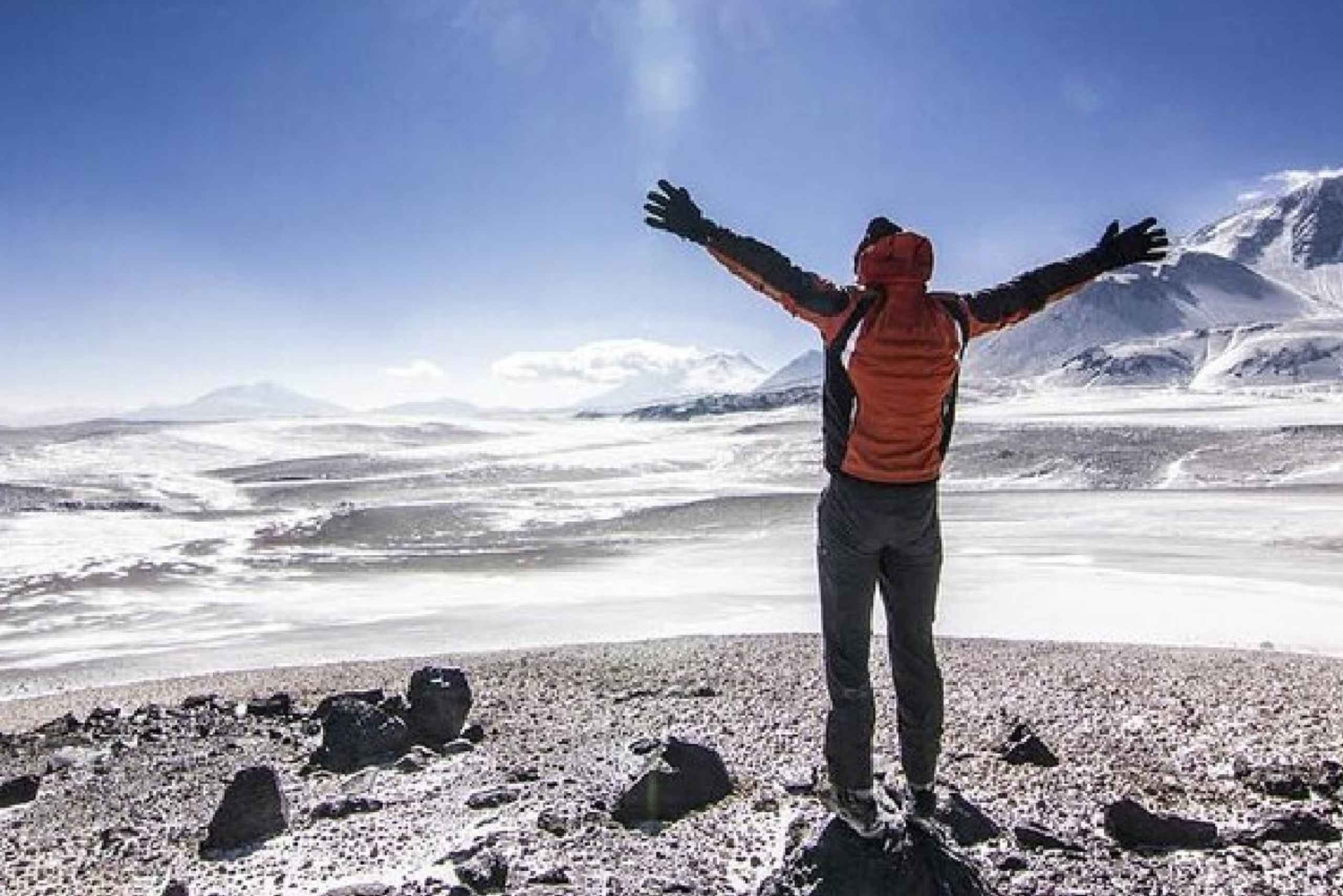 Copiapó: Ascenso guiado de 5 días al volcán Ojos del Salado
