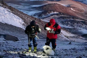 Copiapó: Ascenso guiado de 5 días al volcán Ojos del Salado
