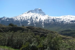 Coyhaique: Visita às grutas de mármore e à catedral com almoço