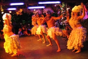 Cena espectáculo en Bali Hai con reposición de vino y transporte