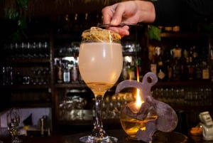 Cena espectáculo en Bali Hai con reposición de vino y transporte