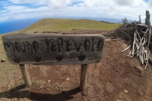 Easter Island: Highest Point Hike Terevaka