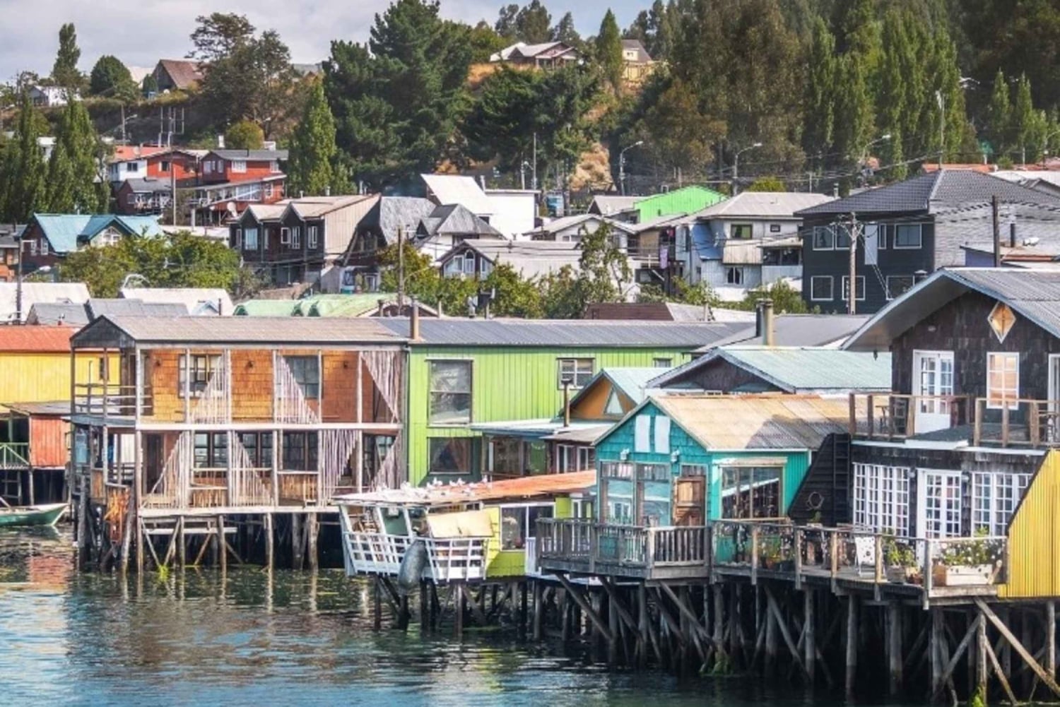 Chiloé Esencial: Dalcahue y Castro en un Día