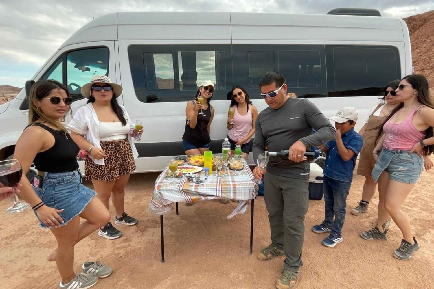 Odkryj Dolinę Księżycową z zachodem słońca, przekąskami i napojami