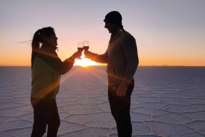 De Atacama, Chile: Excursão privada de 2 dias às Salinas de Uyuni