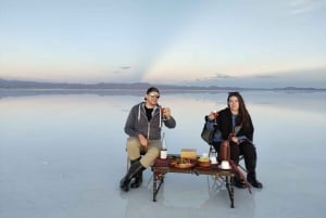 Depuis Atacama : Visite en bus d'Uyuni (aller-retour)