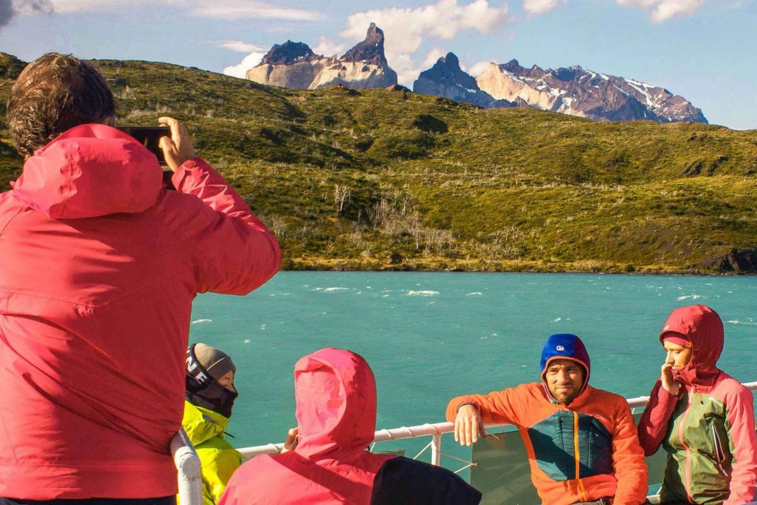 From Puerto Natales: Full-Day French Valley Hike