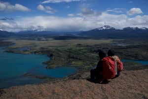 From Puerto Natales: Torres del Paine Hiking Tour with Lunch