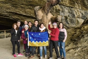 Punta Arenas: Ganztägiger Ausflug Torres del Paine + Milodón (mit Flughafentransfer)