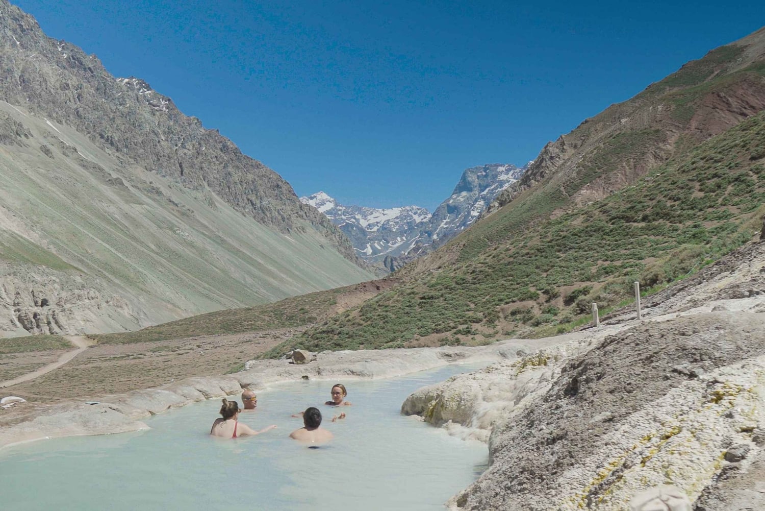 Von Santiago: Colina Thermalbäder und Embalse el Yeso mit Picknick