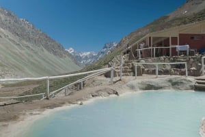 Von Santiago: Colina Thermalbäder und Embalse el Yeso mit Picknick