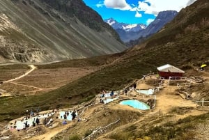 Z Santiago: Wulkan Maipo Canyon i wycieczka do gorących źródeł