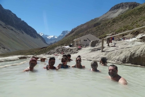 Z Santiago: Wulkan Maipo Canyon i wycieczka do gorących źródeł