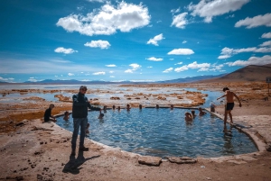 Från Uyuni: 3-dagars tur till San Pedro med besök på saltstenarna