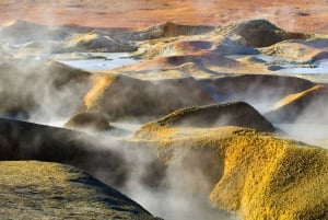 From Uyuni: Laguna Colorada and Salar de Uyuni 3-Day + Meals