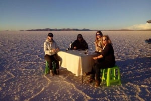 Do Salar de Uyuni: excursão de 2 dias a San Pedro de Atacama