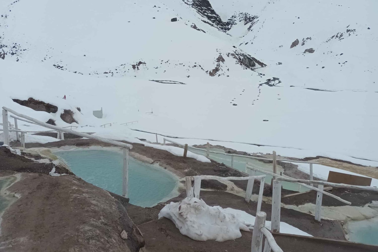 Excursão de 1 dia ao Embalse del Yeso e às fontes termais saindo de Santiago
