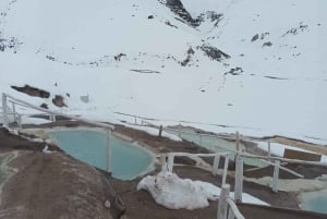 Excursão de 1 dia ao Embalse del Yeso e às fontes termais saindo de Santiago