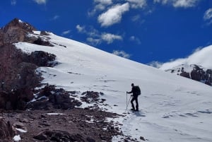 Full-Day Trek to Cerro El Pintor from Santiago