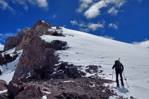 Full-Day Trek to Cerro El Pintor from Santiago