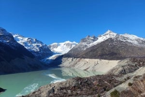 Avventura di trekking sul ghiaccio sul ghiacciaio Calluqueo, Patagonia