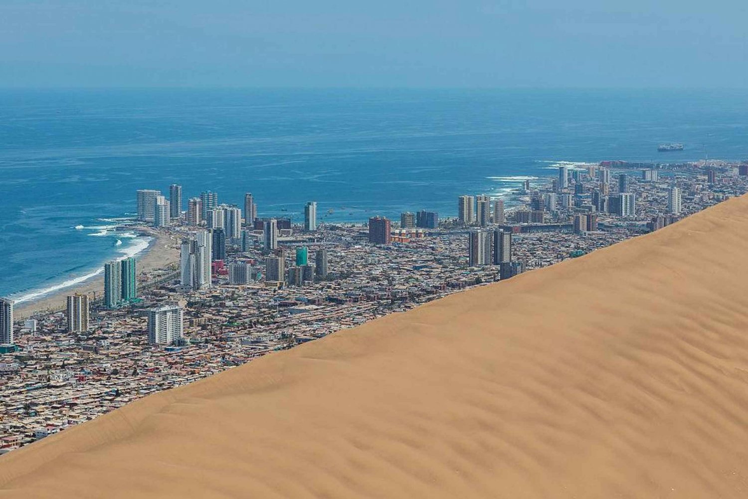 Iquique: Guided City Tour with Boat Trip to Esmeralda Buoy