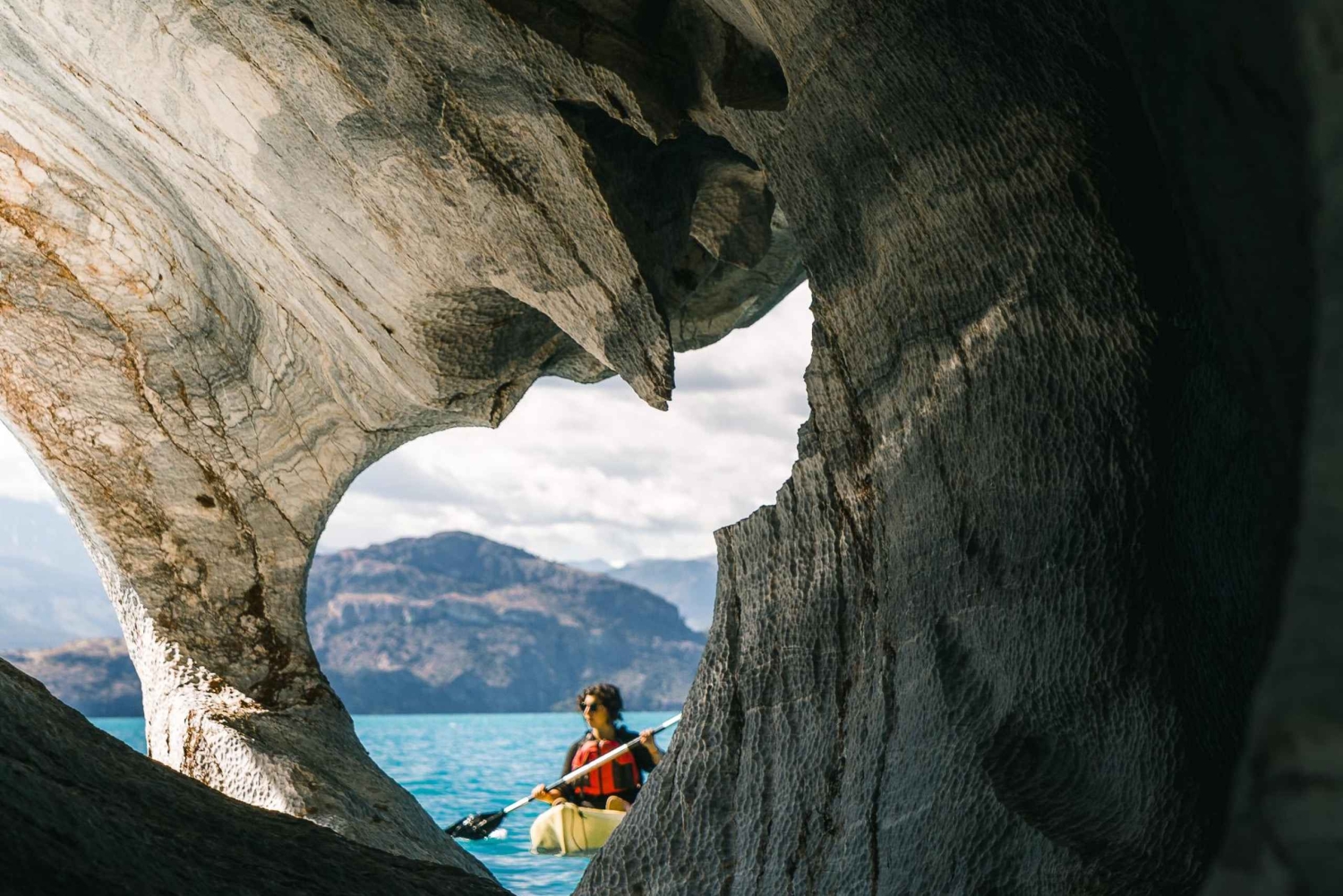 Kayak en Santuario de la Naturaleza Capilla de Mármol