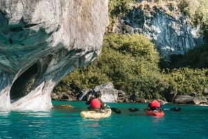 Kayak en Santuario de la Naturaleza Capilla de Mármol