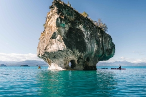 Kayak en Santuario de la Naturaleza Capilla de Mármol