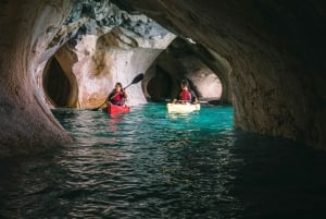 Kayak en Santuario de la Naturaleza Capilla de Mármol