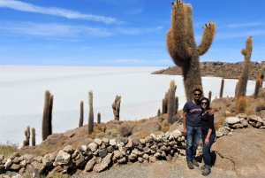 La Paz: tour in autobus di 5 giorni delle saline di Uyuni e di Isla Incahuasi