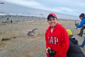 Magdalena Island: Walk with the penguins