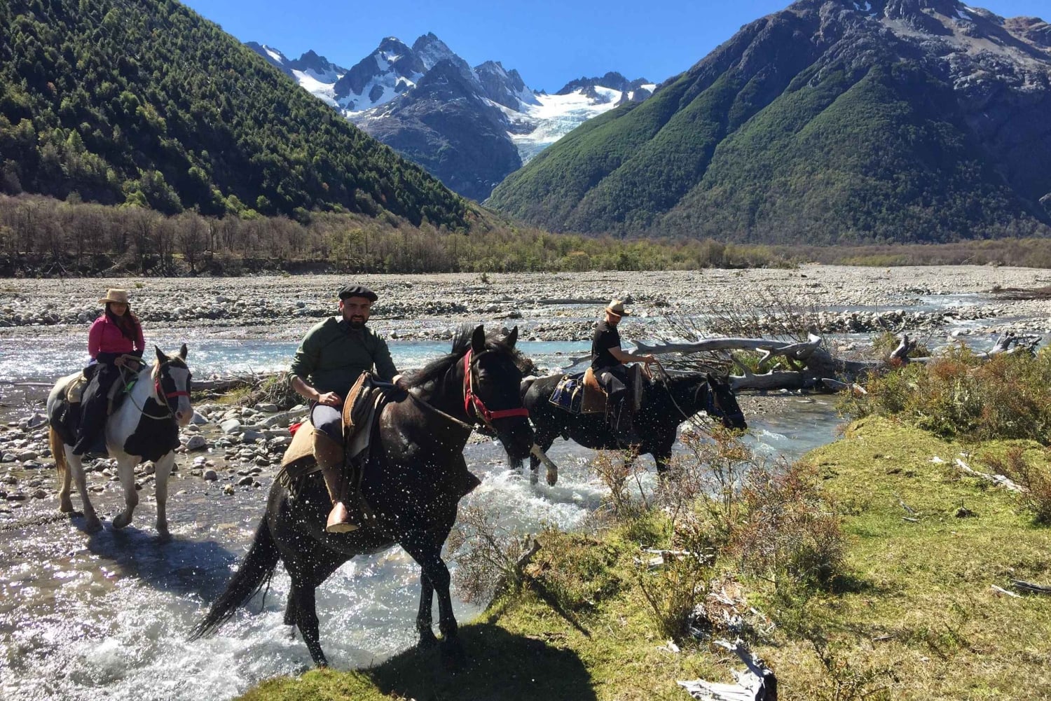 Mallín Grande: Full-day horseback ride to Ventisquero Tronador
